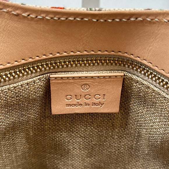 ⚡️SALE⚡️Authenticated GUCCI Flora Handbag with Bamboo Handles - Picture 11 of 15